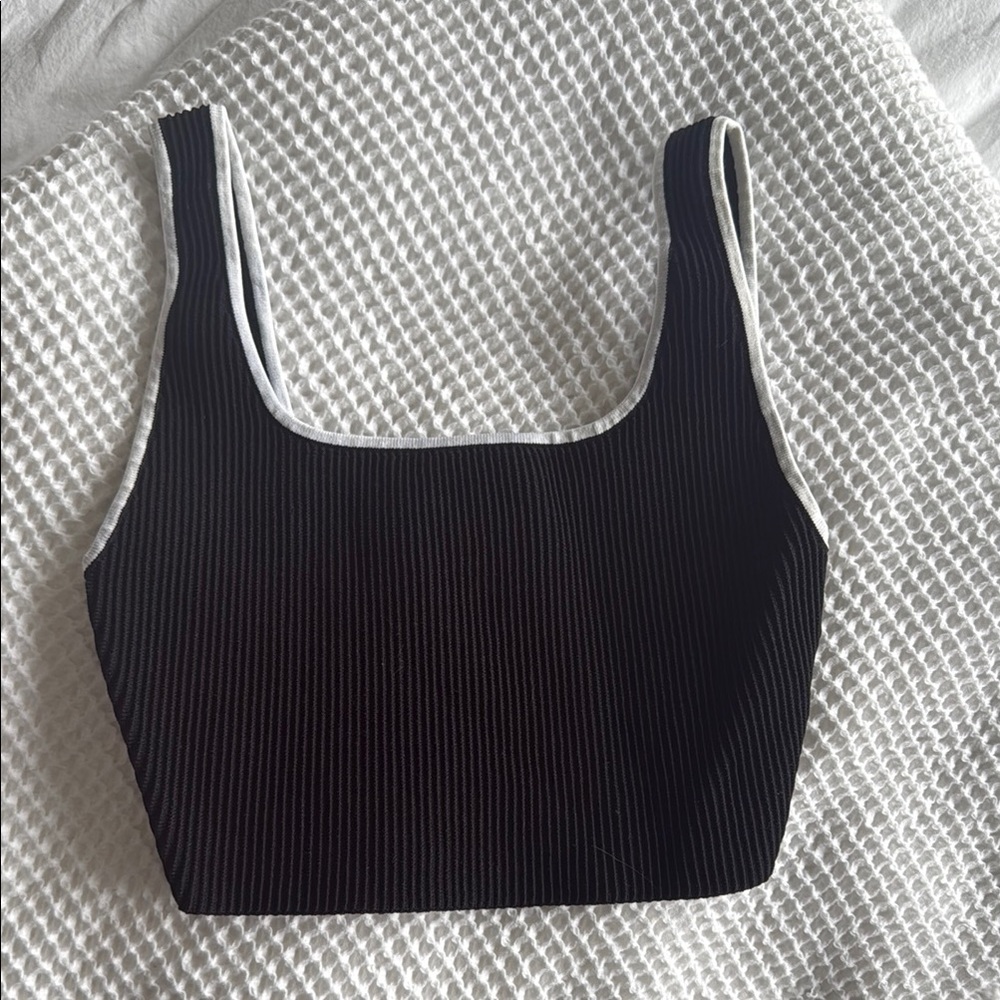 Babaton Black Ribbed Crop Tank Top